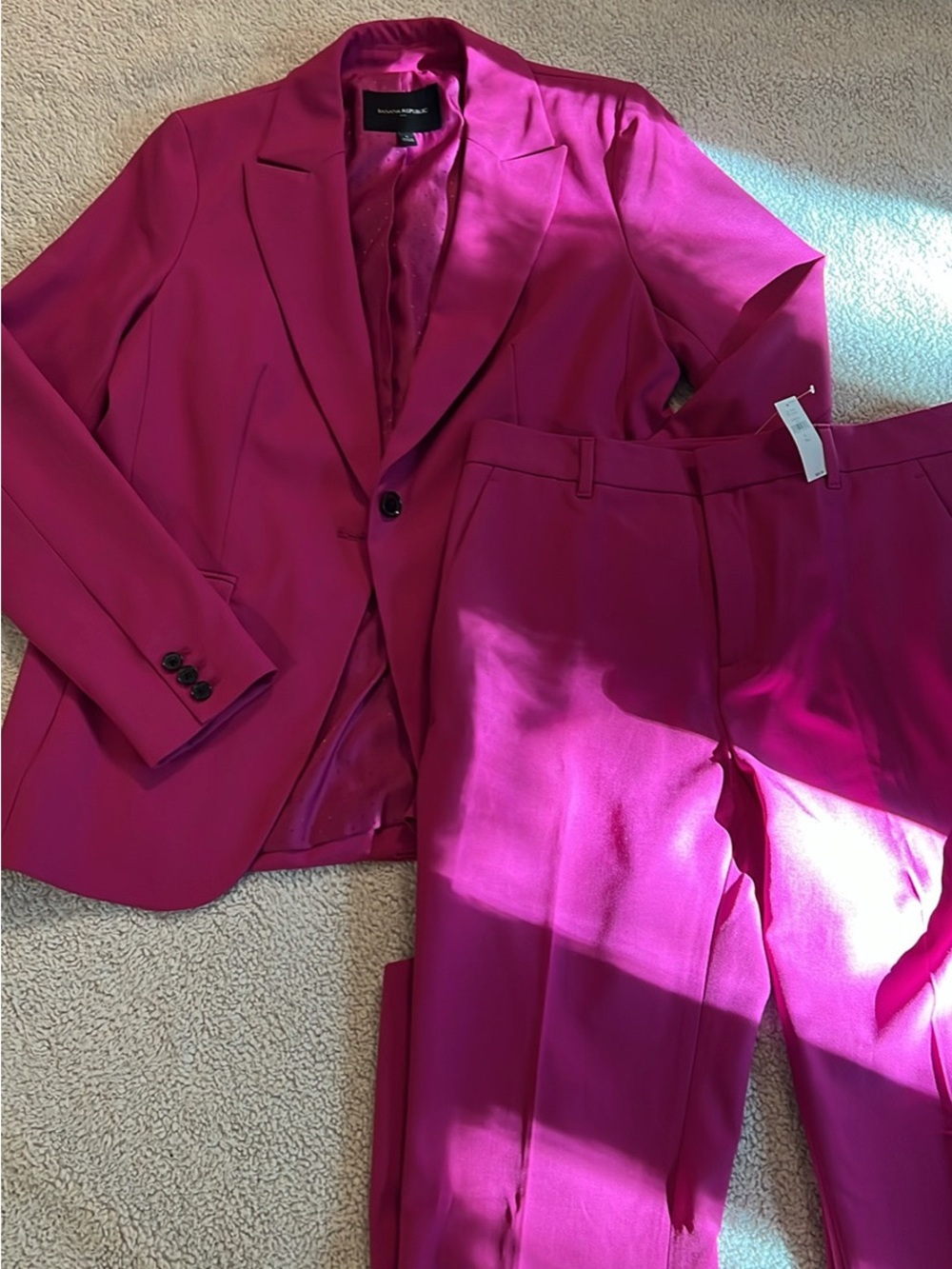 Banana Republic Women’s Fuchsia Blazer & Trousers NWT Suit Set